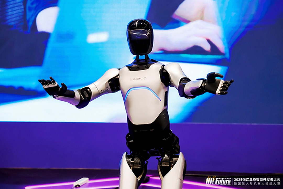 710公海远征A2成全球首个同时拥有中美欧认证的人形机器人